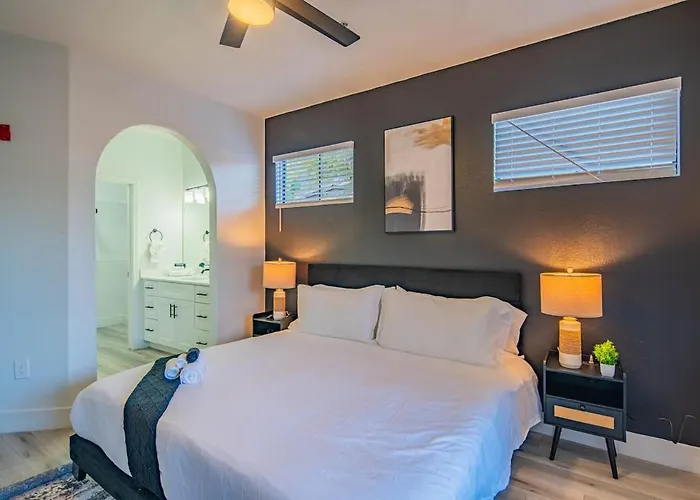 Stylish 2bd Kingbed With Pool, Hot Tub, Gym, Parking * Glendale