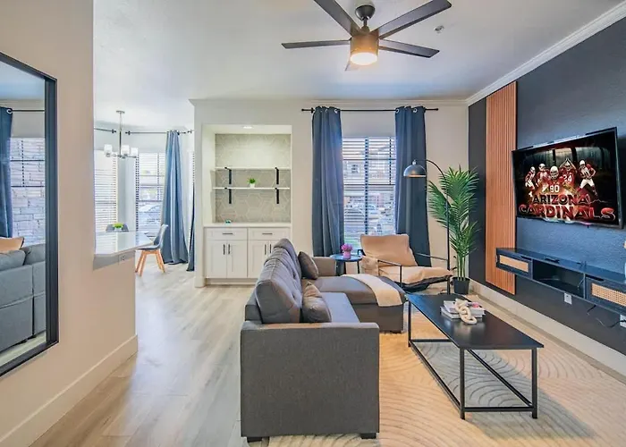 Apartment Stylish 2bd Kingbed With Pool, Hot Tub, Gym, Parking