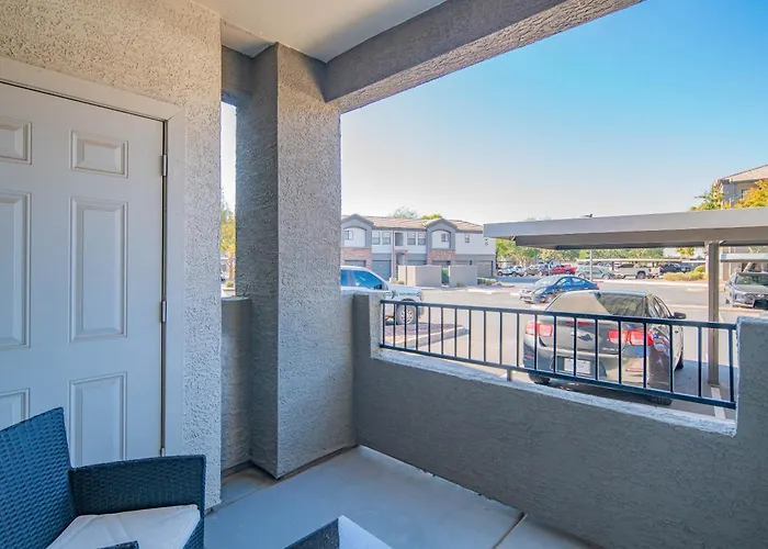 Apartment Stylish 2bd Kingbed With Pool, Hot Tub, Gym, Parking