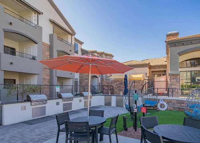 Stylish 2bd Kingbed With Pool, Hot Tub, Gym, Parking Glendale