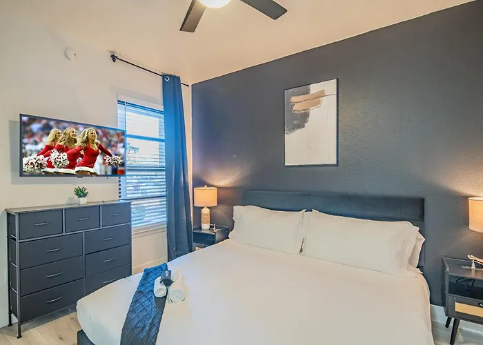 Stylish 2bd Kingbed With Pool, Hot Tub, Gym, Parking * Glendale