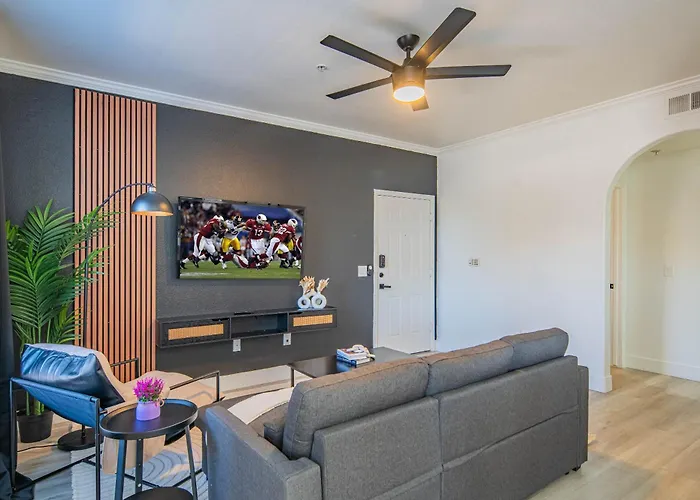 Apartment Stylish 2bd Kingbed With Pool, Hot Tub, Gym, Parking Glendale