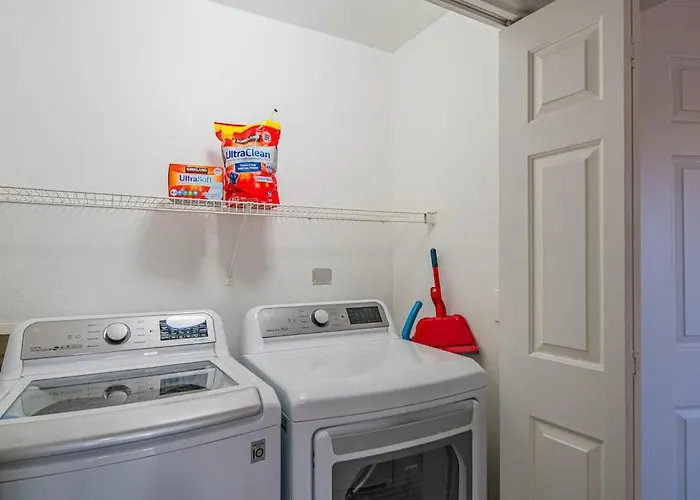 Stylish 2bd Kingbed With Pool, Hot Tub, Gym, Parking Apartment Glendale