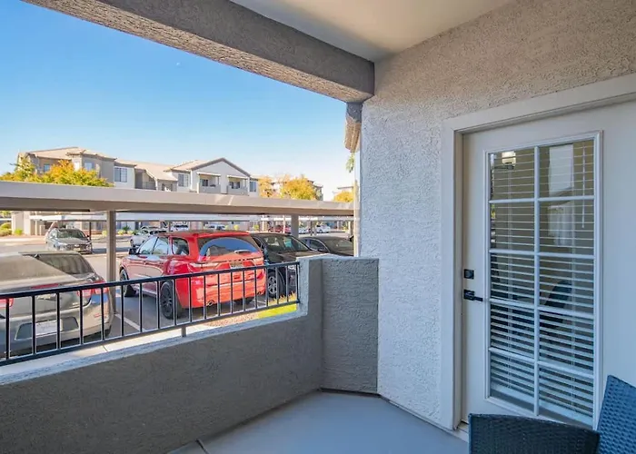 Apartment Stylish 2bd Kingbed With Pool, Hot Tub, Gym, Parking Glendale